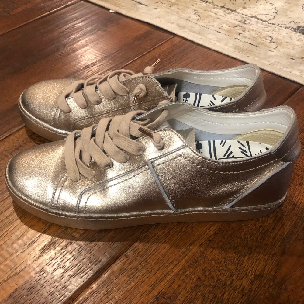 Dolce Vita sneakers